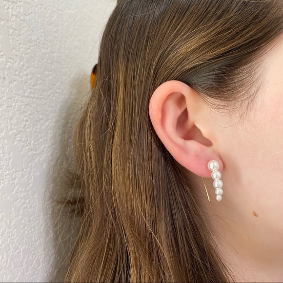 Pearls Wire Earrings Elegant Dainty - Picture 4 of 14